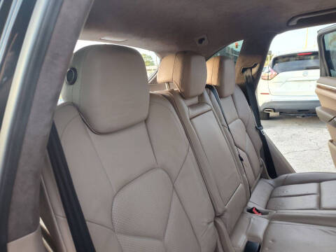 2014 Porsche Cayenne GTS