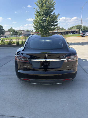 2016 Tesla Model S 90D
