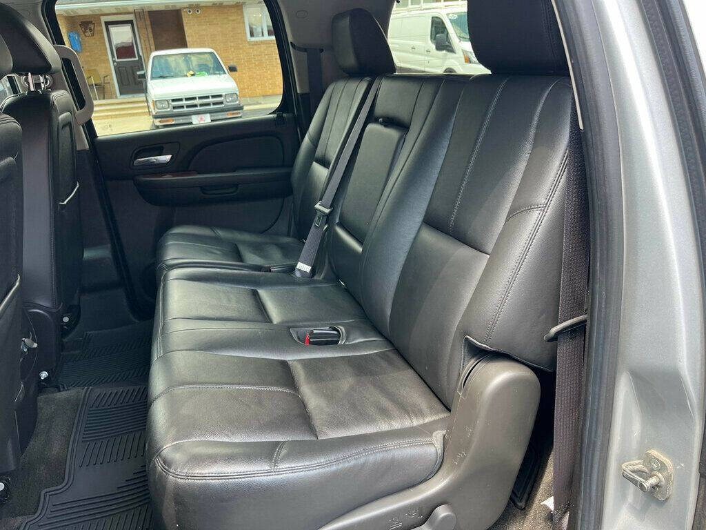 2013 Chevrolet Suburban 44