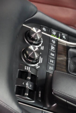 2016 Lexus LX 570