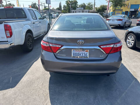 2017 Toyota Camry LE