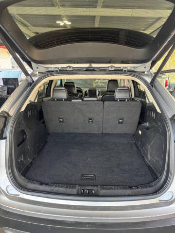 2021 Ford Edge Titanium