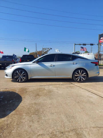 2021 Nissan Altima 2.0 SR