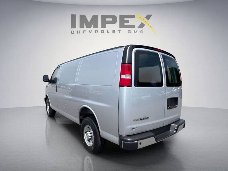 2026 Chevrolet Express 2500