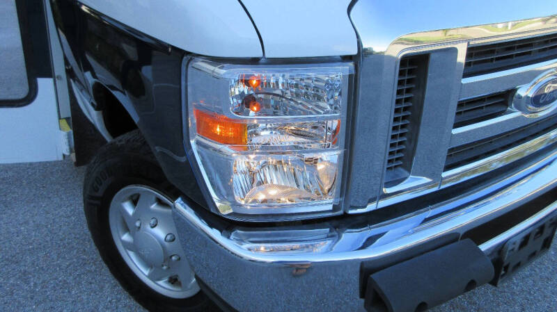 2013 Ford E-Series E-350 SD