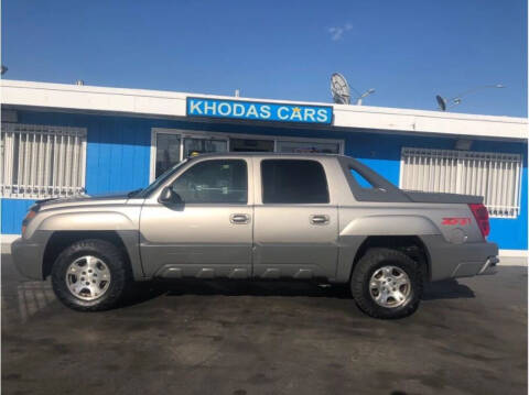 2002 Chevrolet Avalanche for sale at Khodas Cars in Gilroy CA