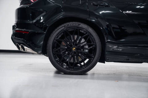 2025 Lamborghini Urus SE