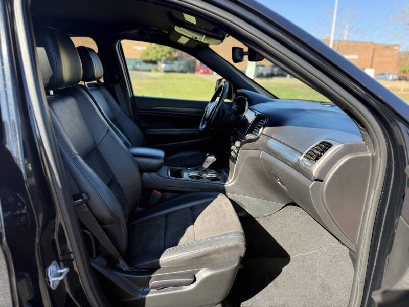 2020 Jeep Grand Cherokee Laredo