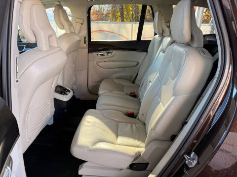 2018 Volvo XC90 T6 Momentum
