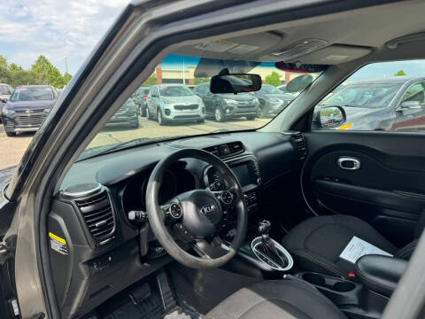 2019 Kia Soul +