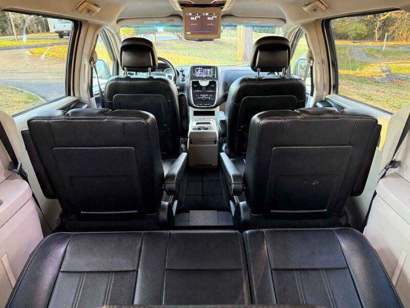 2014 Chrysler Town and Country Touring