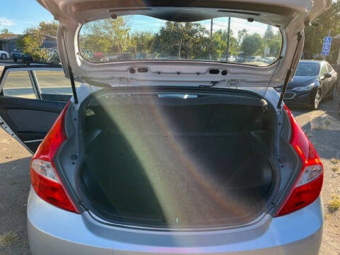 2012 Hyundai Accent GS