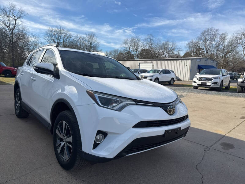 2017 Toyota RAV4 XLE's photo