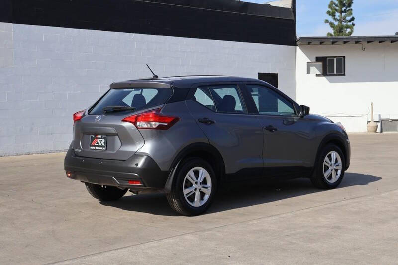 2020 Nissan Kicks S