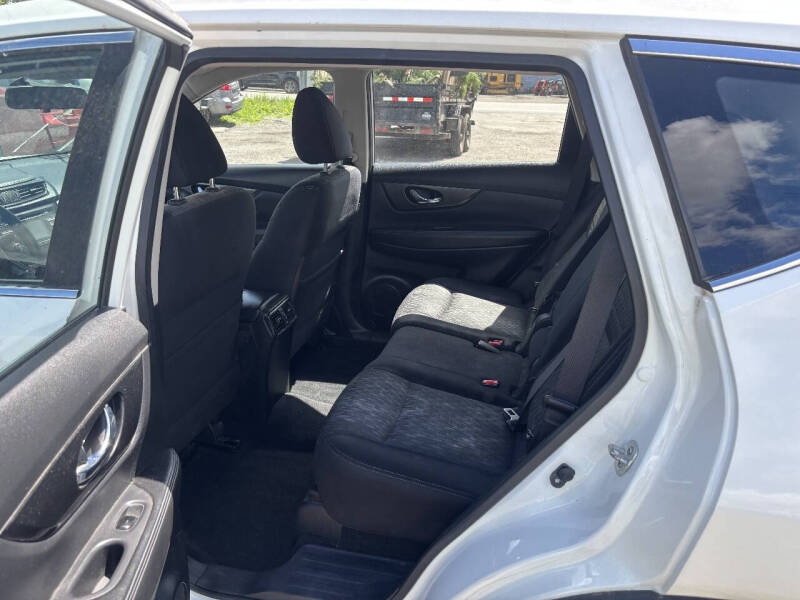 2017 Nissan Rogue SV