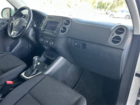 2018 Volkswagen Tiguan Limited 2.0T 4Motion