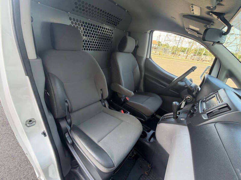 2017 Nissan NV200 SV