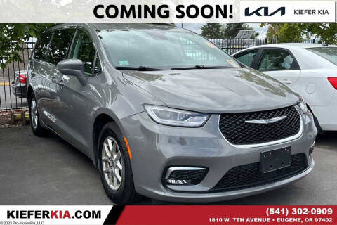 2022 Chrysler Pacifica for sale at Kiefer Kia in Eugene OR