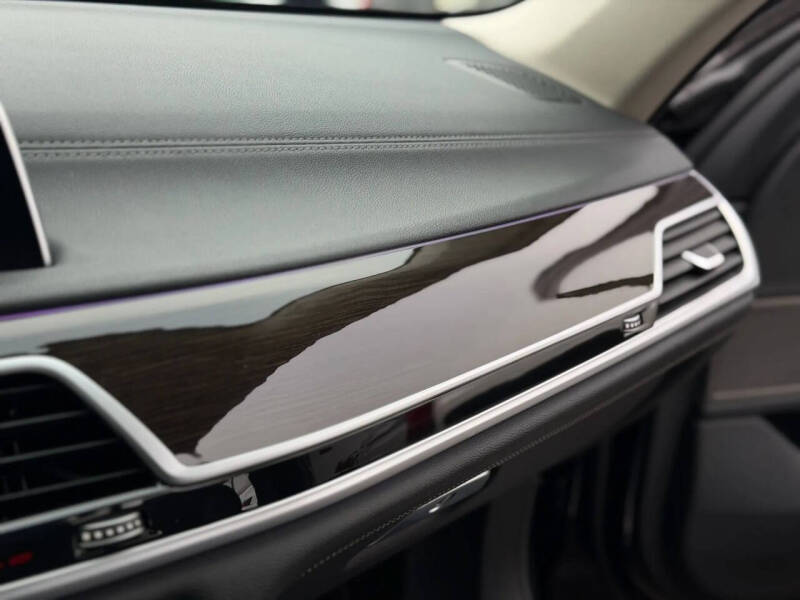 2020 BMW 7 Series 740i