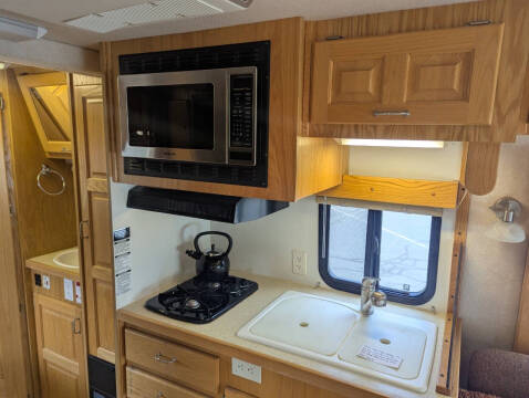 2005 Born Free 26RSB / 26ft