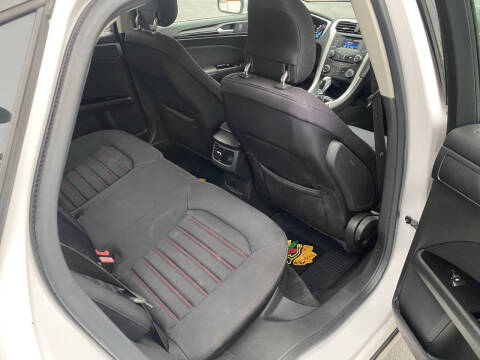 2013 Ford Fusion SE