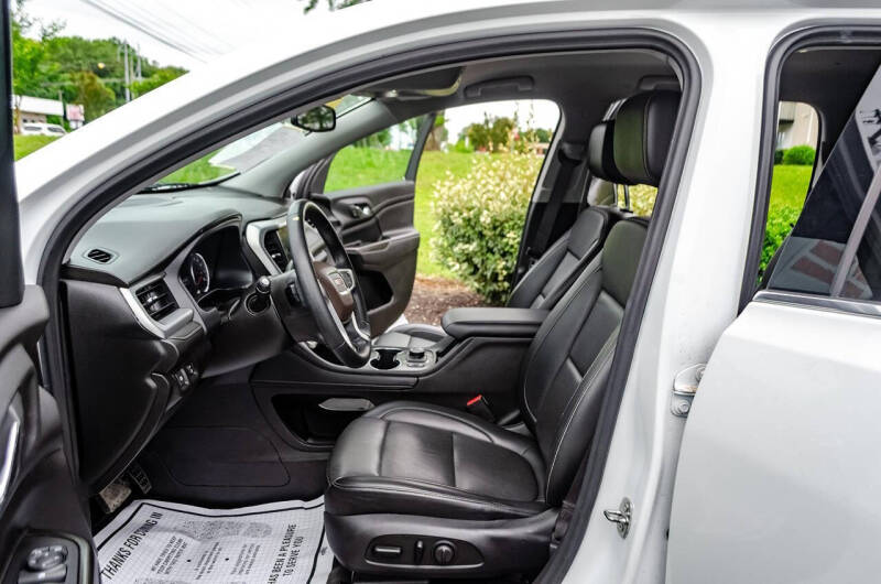 2023 GMC Acadia SLT