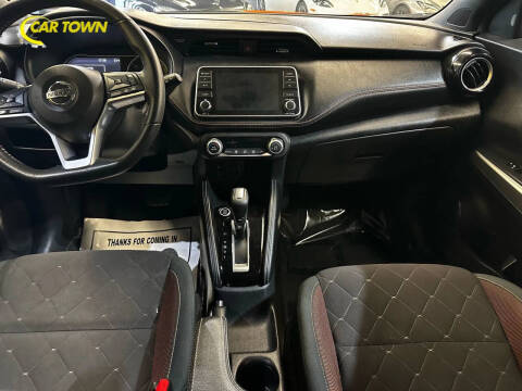 2020 Nissan Kicks SR