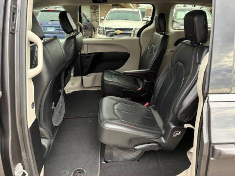 2017 Chrysler Pacifica Touring-L