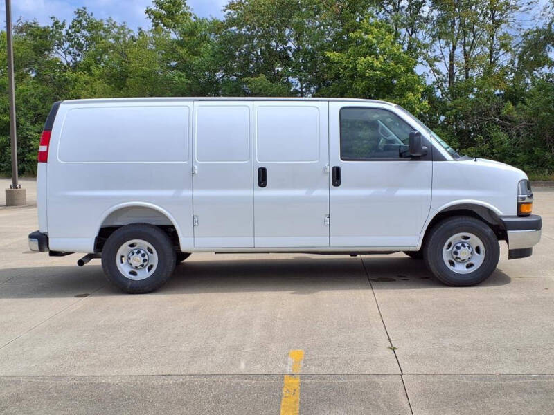 2025 Chevrolet Express 2500