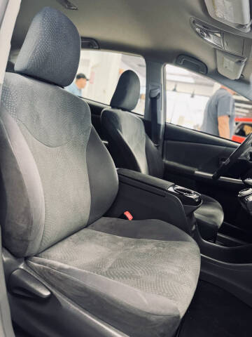 2012 Toyota Prius v Three