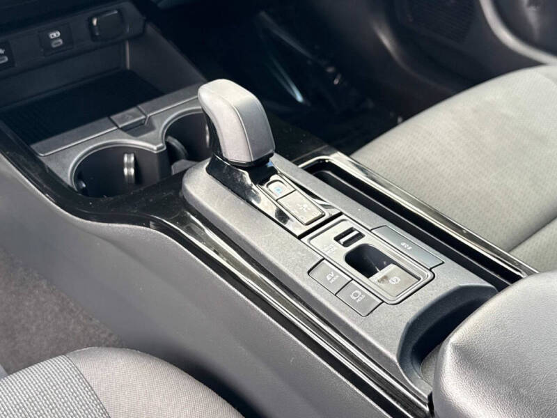 2024 Toyota Prius LE