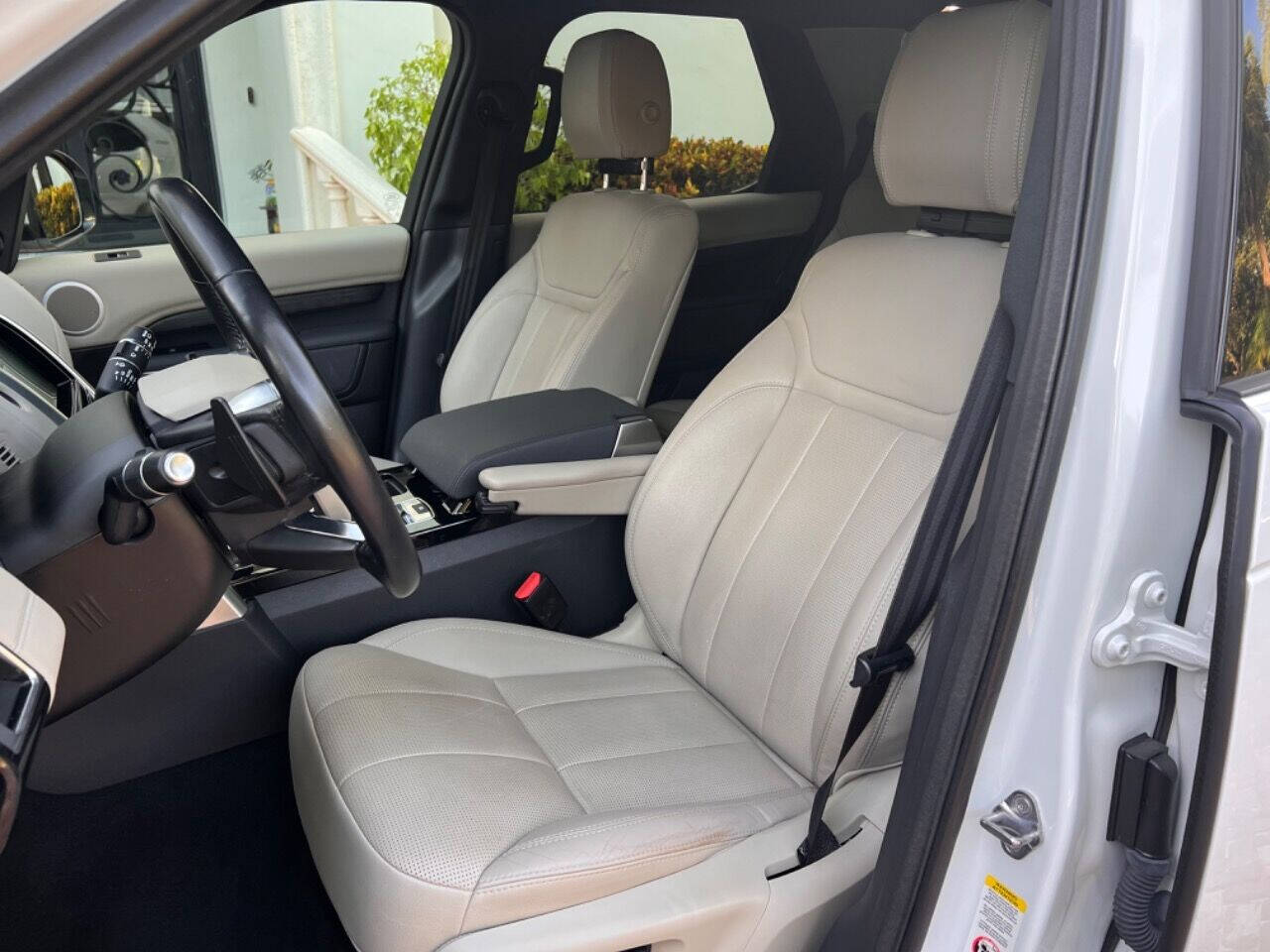 2018 Land Rover Discovery for sale at Signature Auto in Tampa, FL