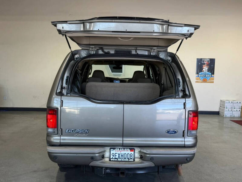 2004 Ford Excursion Limited
