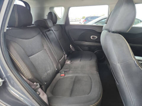 2016 Kia Soul +