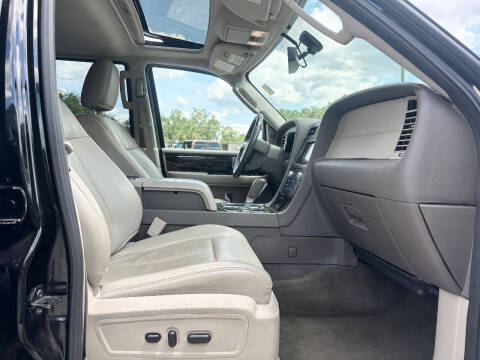 2017 Lincoln Navigator Select