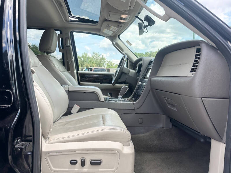 2017 Lincoln Navigator Select