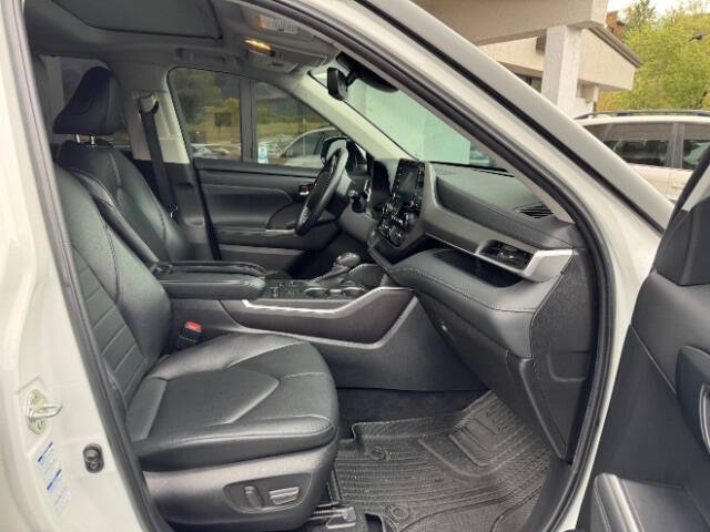 2022 Toyota Highlander XLE