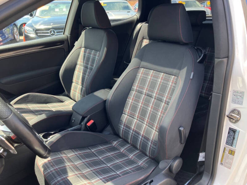2012 Volkswagen GTI Autobahn PZEV