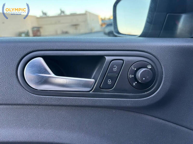 2014 Volkswagen Beetle 1.8T Entry PZEV