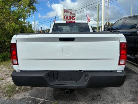 2017 RAM 1500 SLT