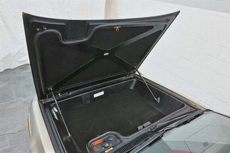 1982 DeLorean DMC-12