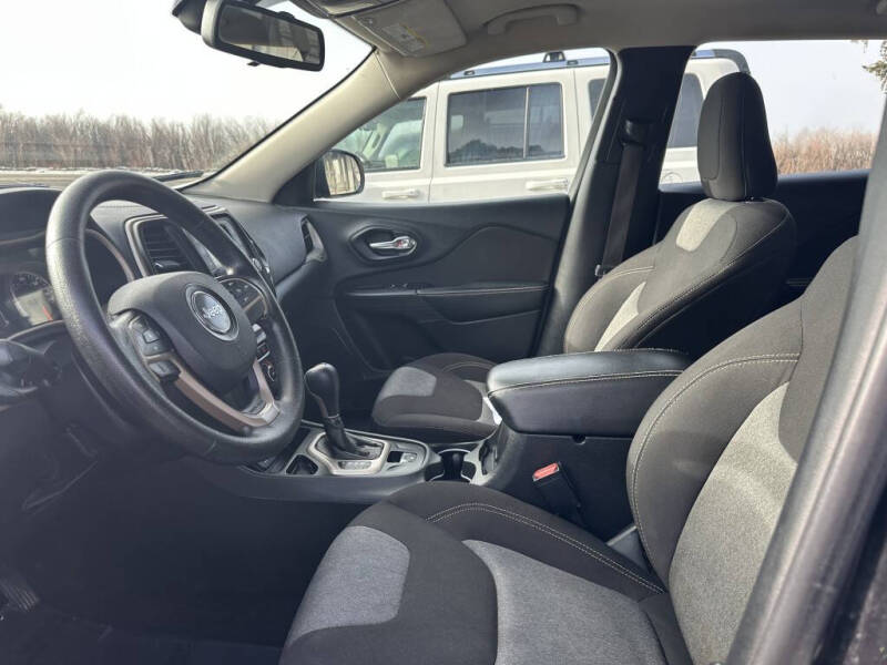 2016 Jeep Cherokee Sport