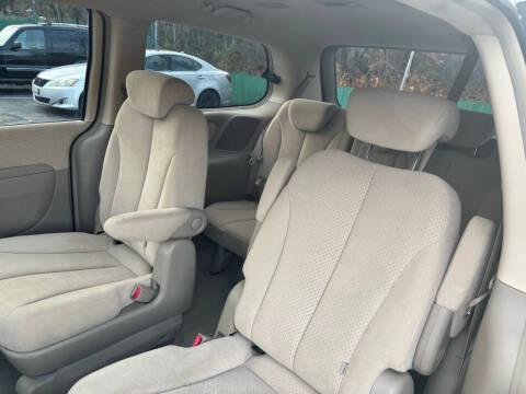 2007 Hyundai Entourage