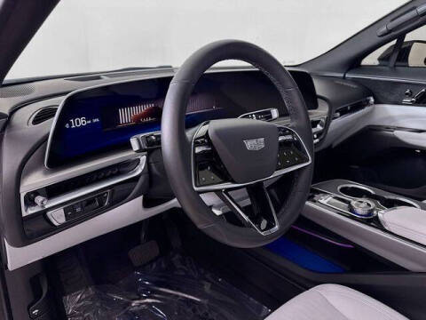 2024 Cadillac LYRIQ Luxury 1