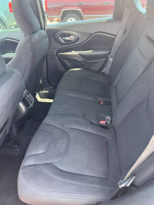 2019 Jeep Cherokee Latitude