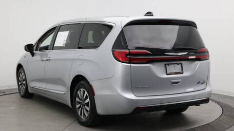 2023 Chrysler Pacifica Plug-In Hybrid Limited