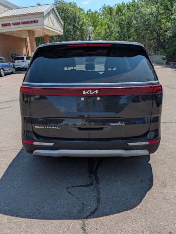 2022 Kia Carnival EX