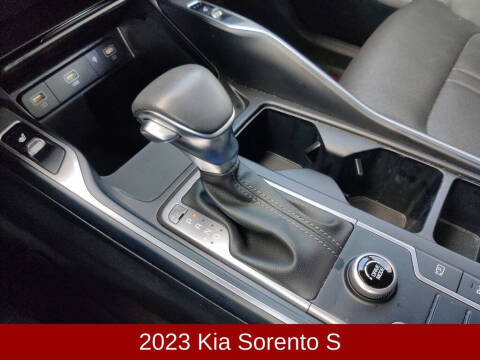 2023 Kia Sorento S