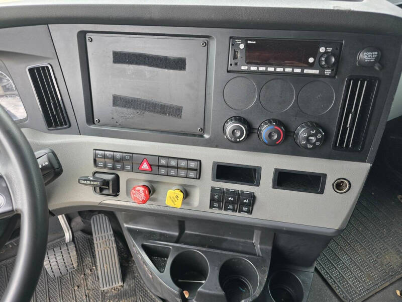 2022 Freightliner Cascadia