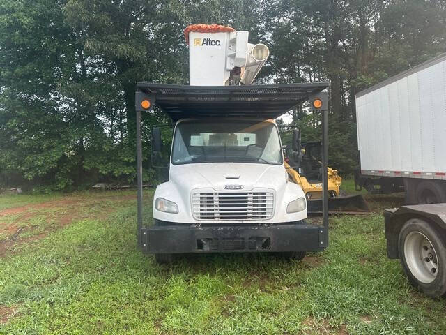 2012 Freightliner M2 106